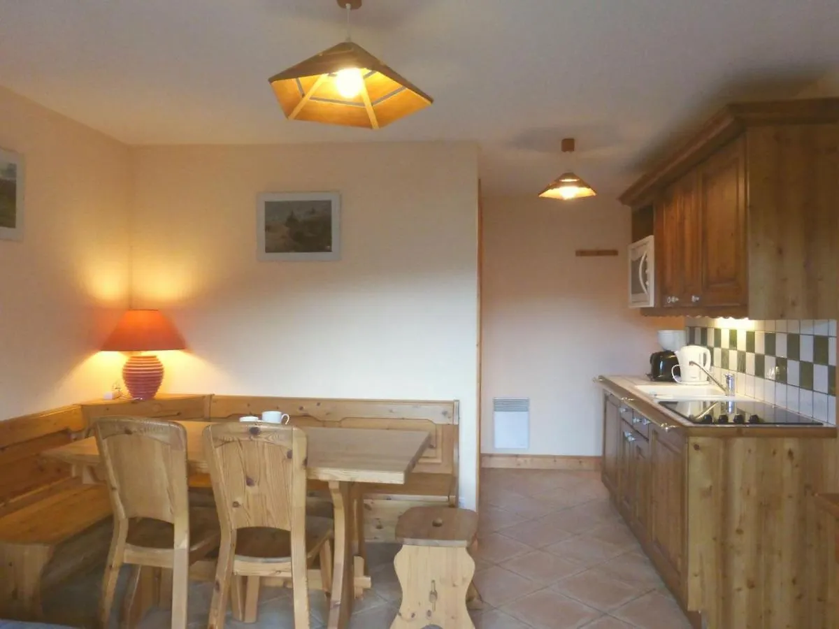 Appartement Cosy 3 Pieces Pour 4 Personnes A Meribel Village, Proche Des Pistes Et Commerces - Fr-1-411-256 Les Allues